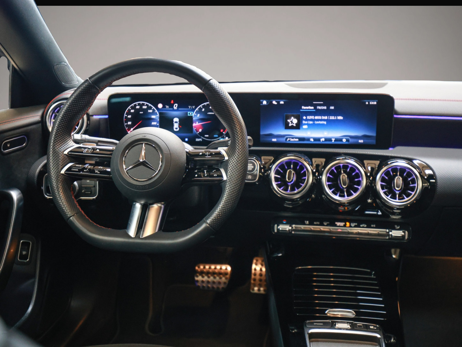 Mercedes-Benz CLA 180 (01/2025, Benzin)