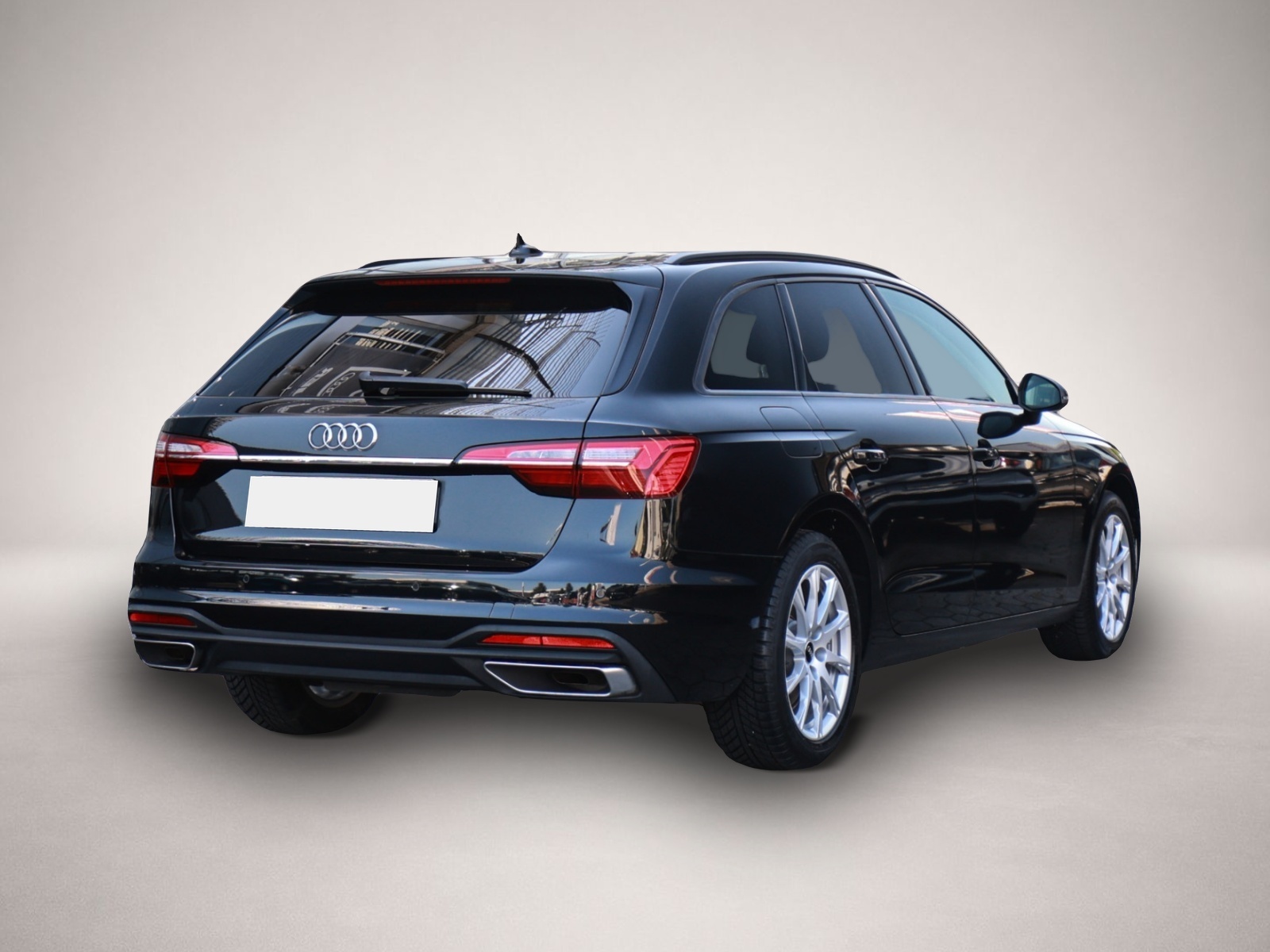 Audi A4 (03/2022, Benzin)