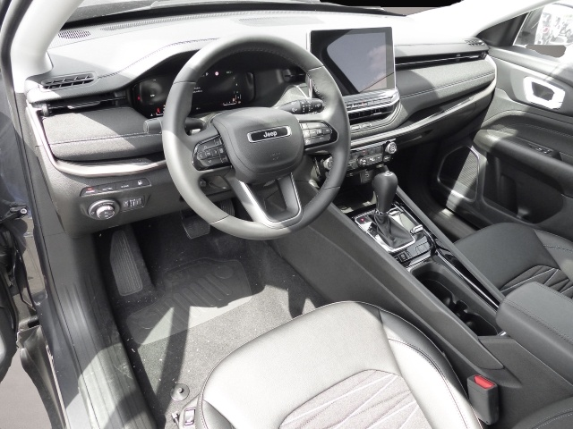 Jeep Compass (08/2022, )