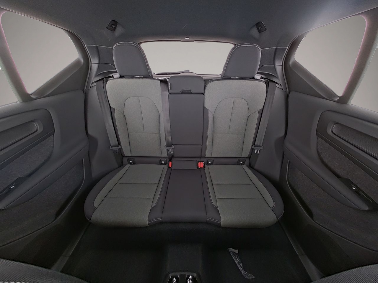 Volvo XC40 (04/2025, Benzin)