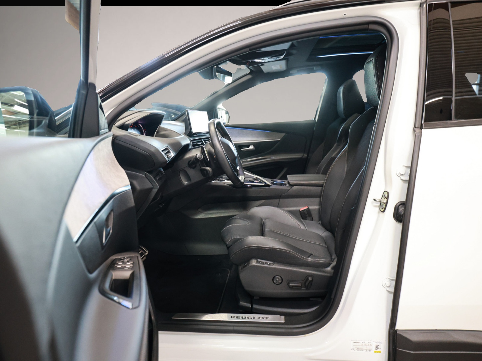 Peugeot 3008 (01/2024, Benzin)
