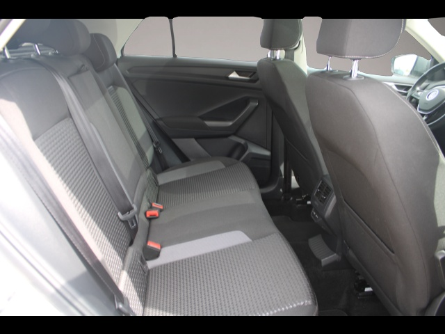 Volkswagen T-Roc (03/2021, )