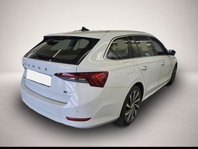Skoda Octavia (08/2022, )