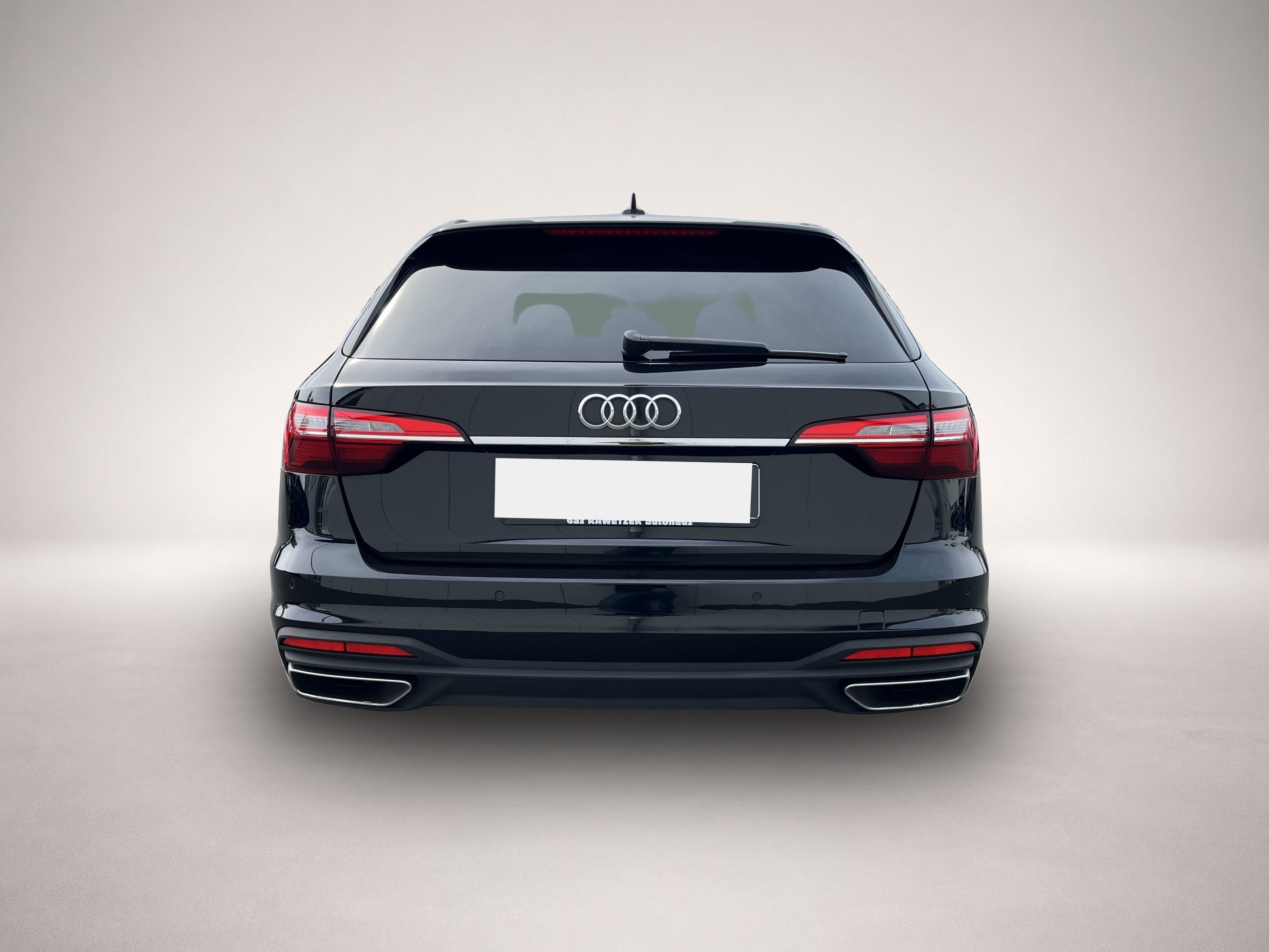 Audi A4 (08/2022, Benzin)