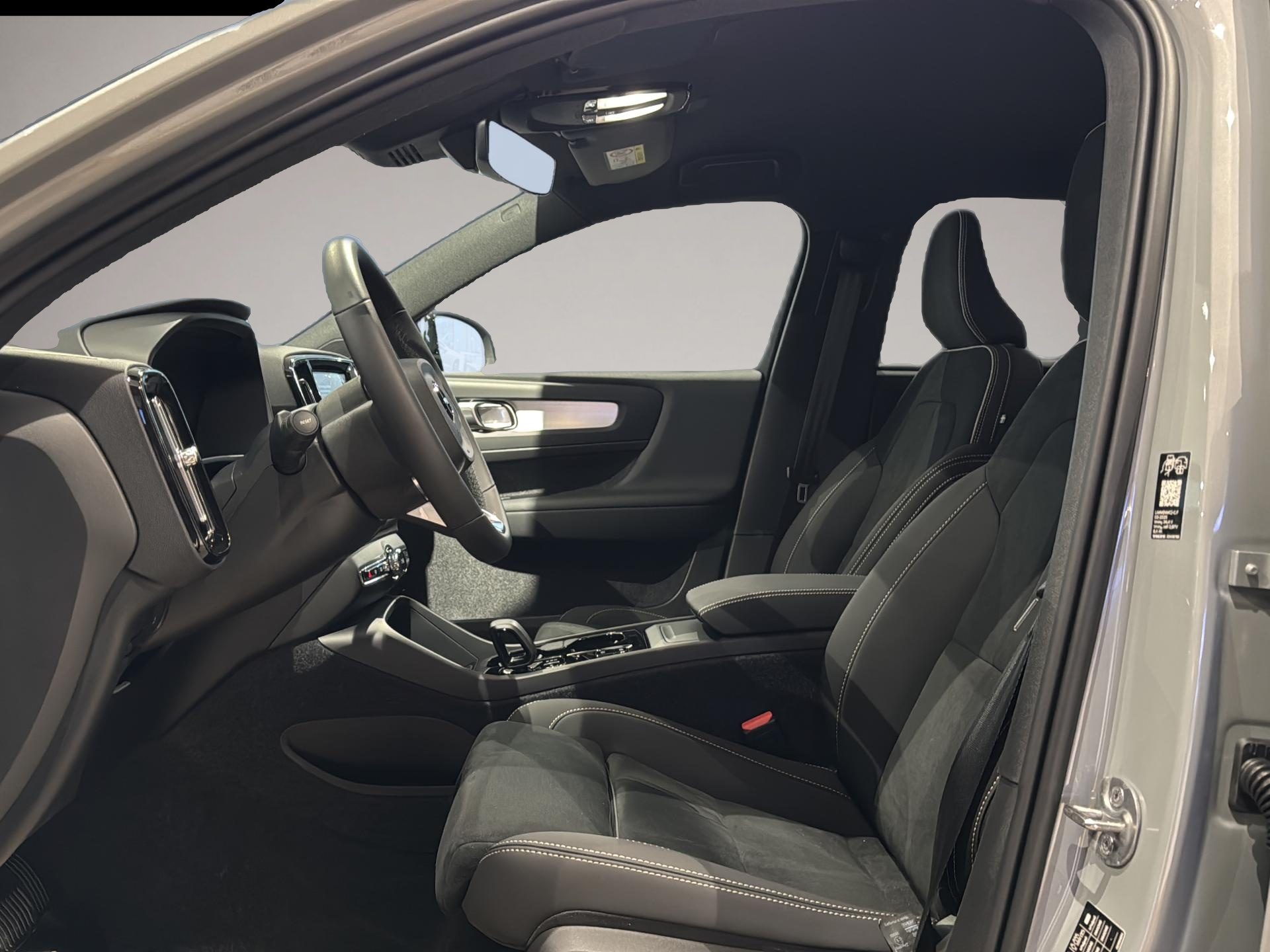 Volvo XC40 (11/2025, Benzin)