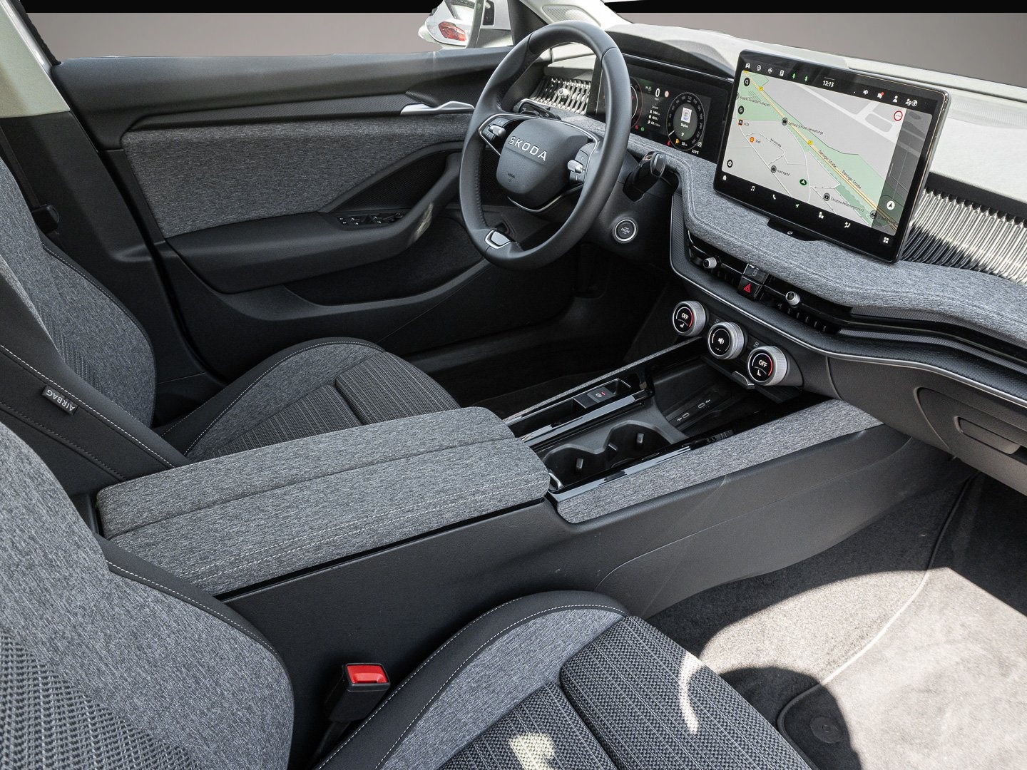 Skoda Superb (06/2025, )