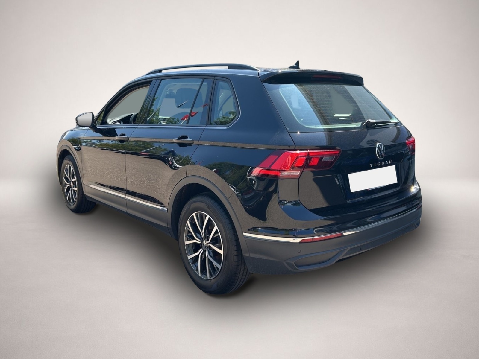 Volkswagen Tiguan (10/2022, Benzin)