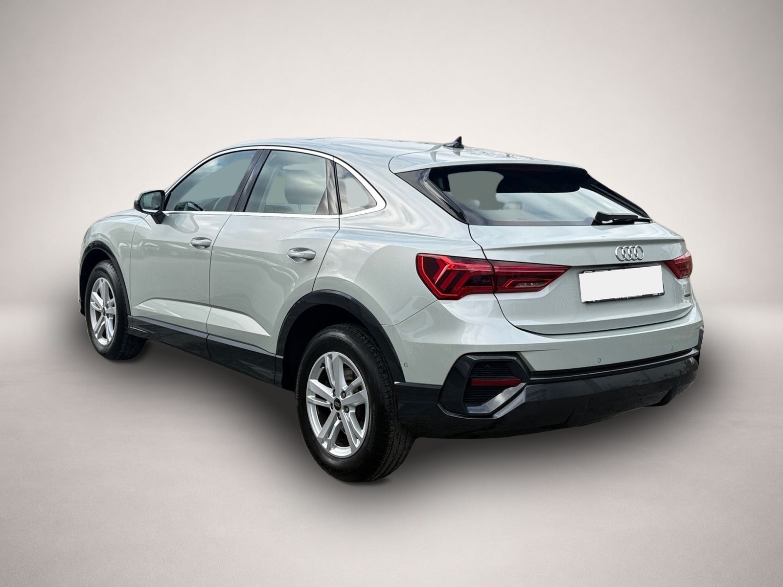 Audi Q3 (09/2023, Benzin)