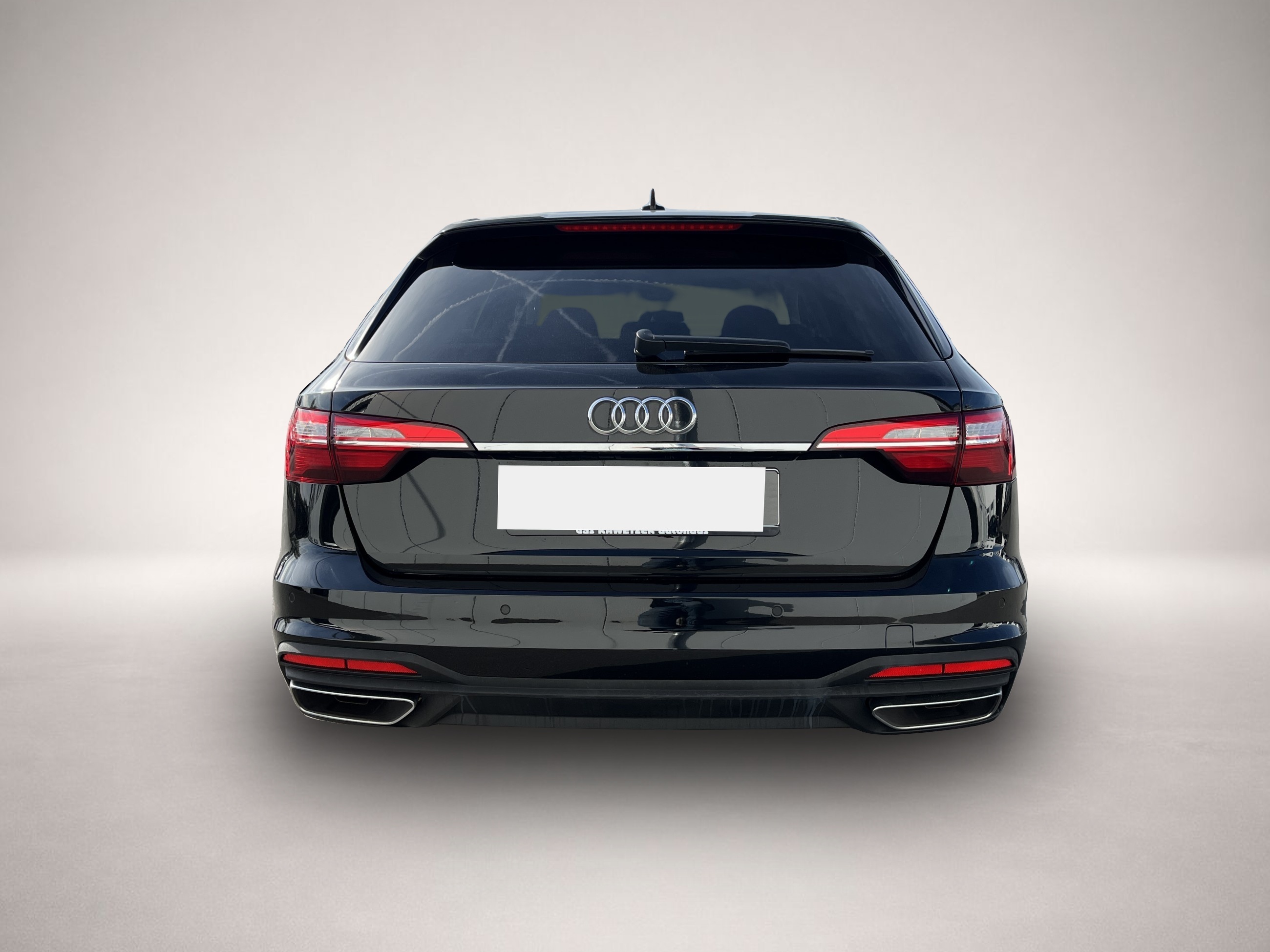 Audi A4 (03/2022, Benzin)