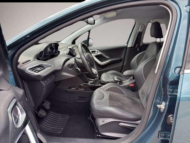Peugeot 2008 (12/2018, Benzin)