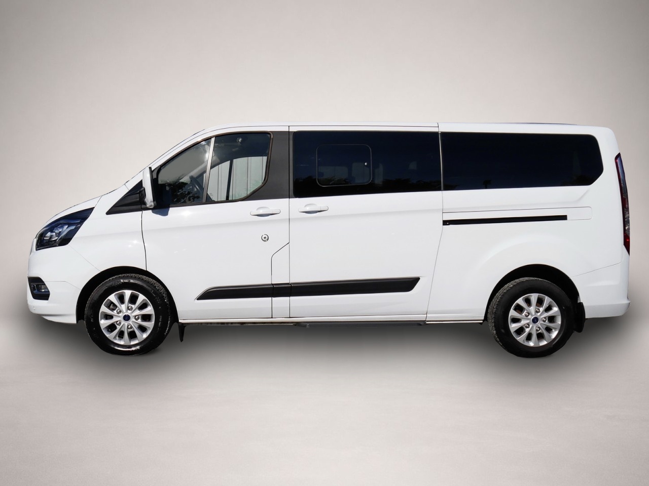 Ford Tourneo Custom (06/2022, Diesel)