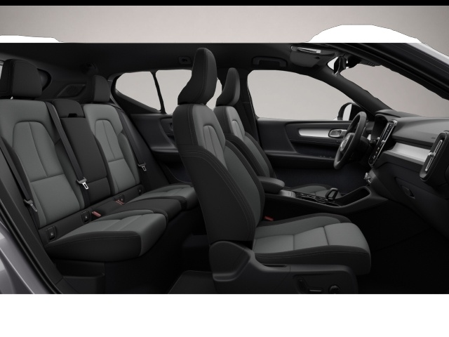 Volvo XC40 (05/2026, Benzin)