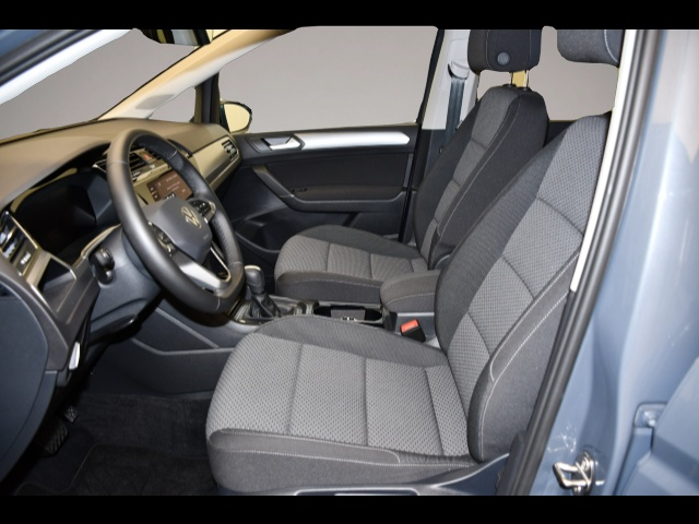Volkswagen Touran (12/2025, Benzin)