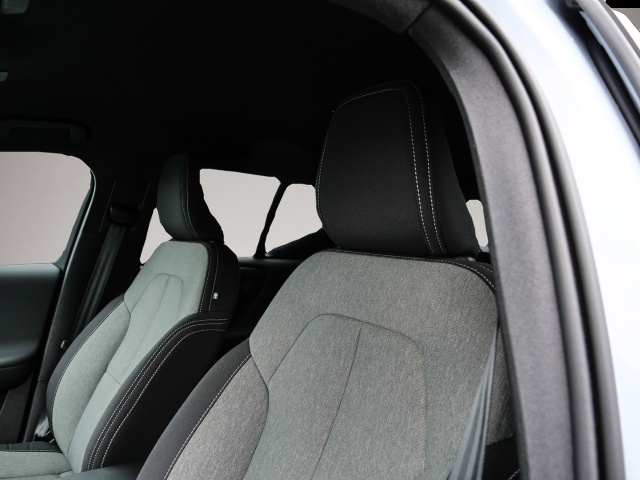 Volvo XC40 (07/2025, Benzin)