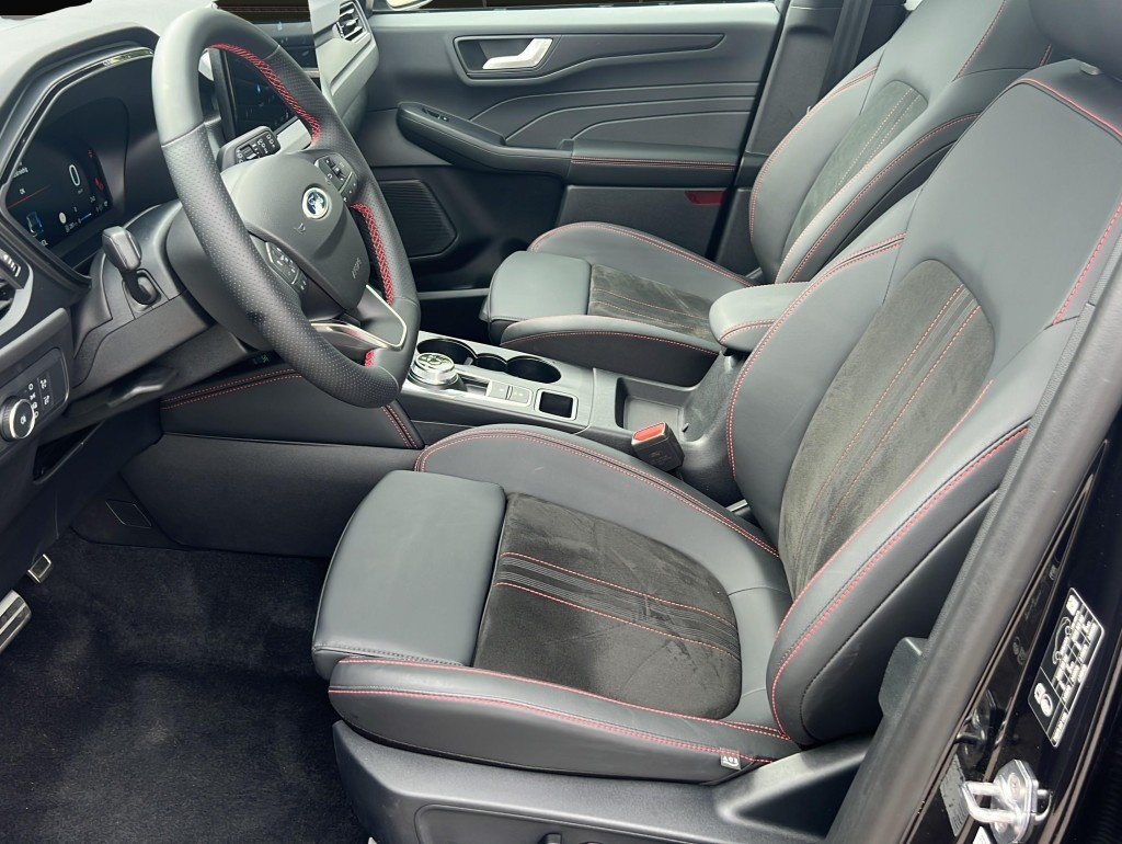 Ford Kuga (12/2025, Benzin)