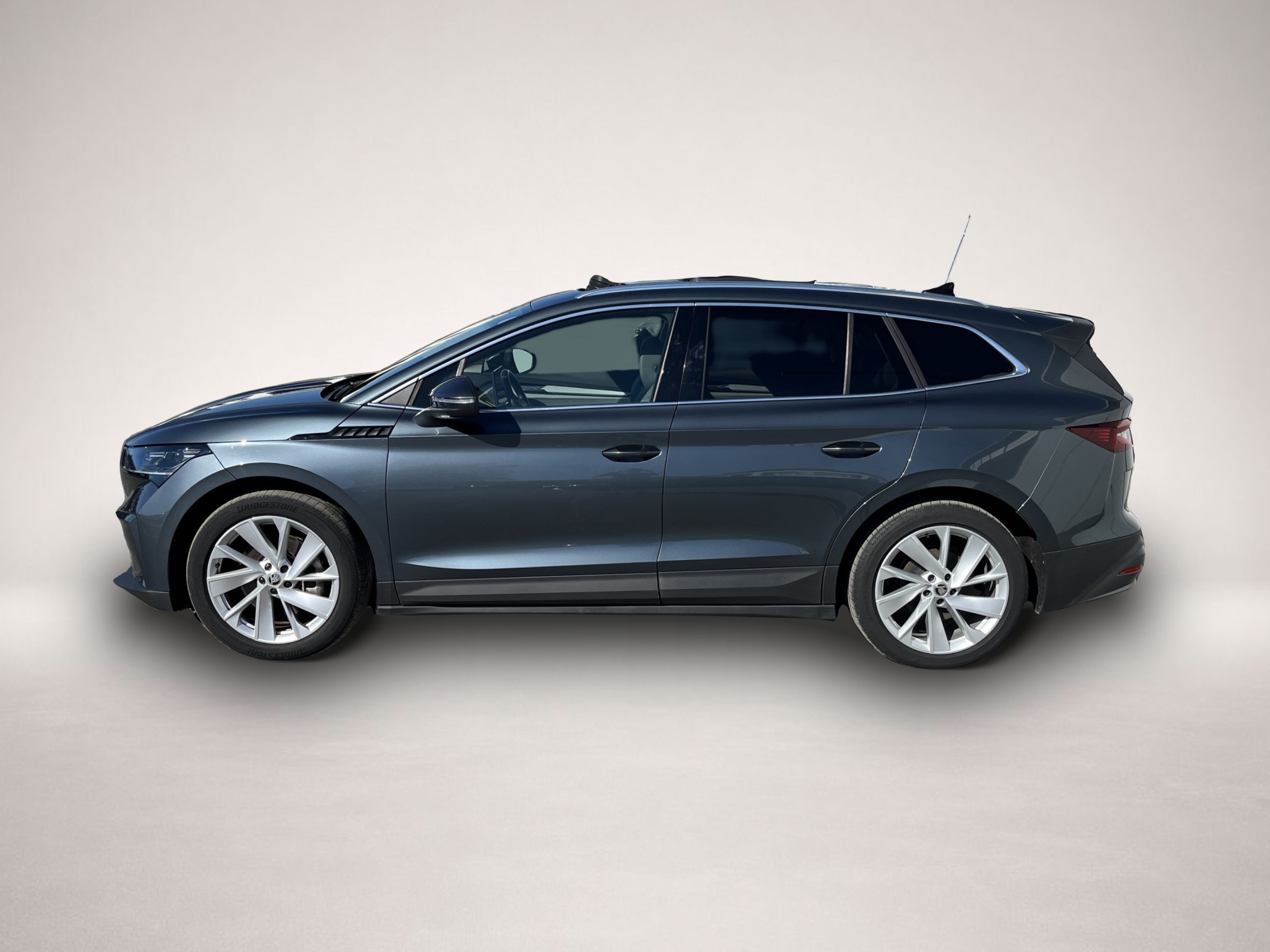 Skoda Enyaq (12/2021, ELECTRIC)
