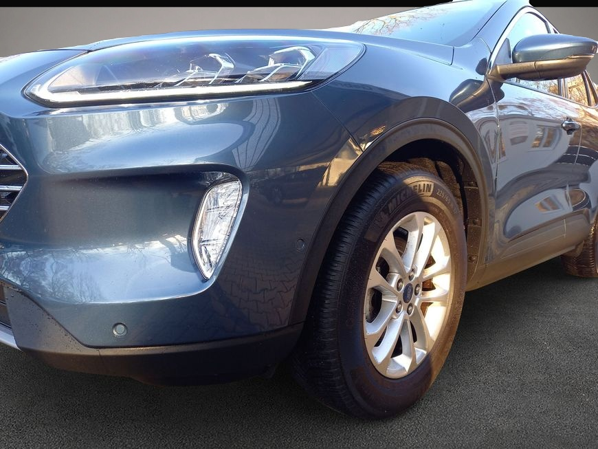 Ford Kuga (09/2022, Benzin)