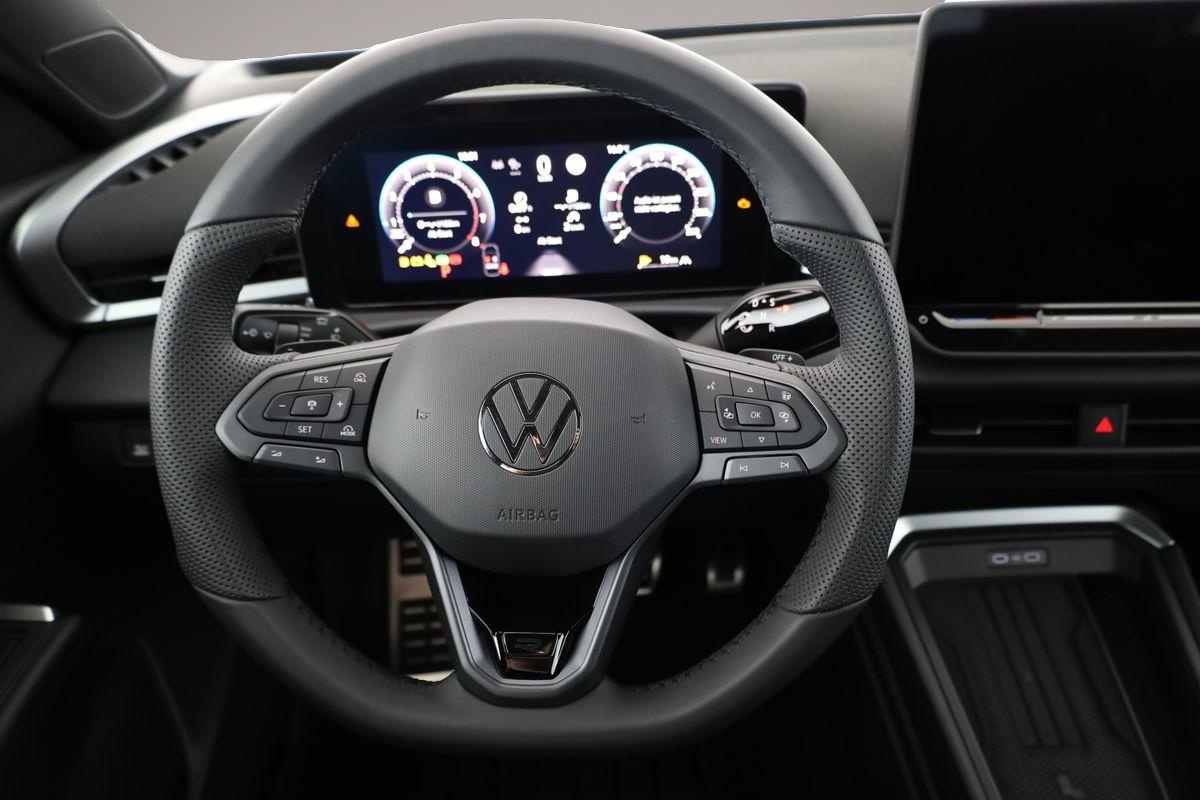 Volkswagen T-Roc (08/2026, Benzin)