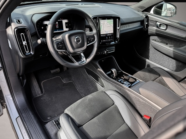 Volvo XC40 (12/2023, Benzin)