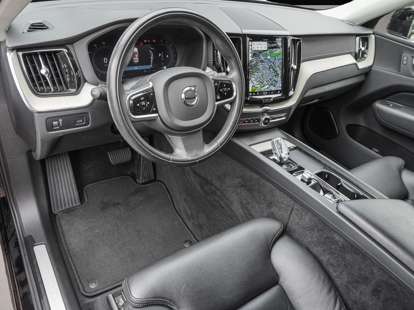 Volvo XC60 (12/2022, Benzin)