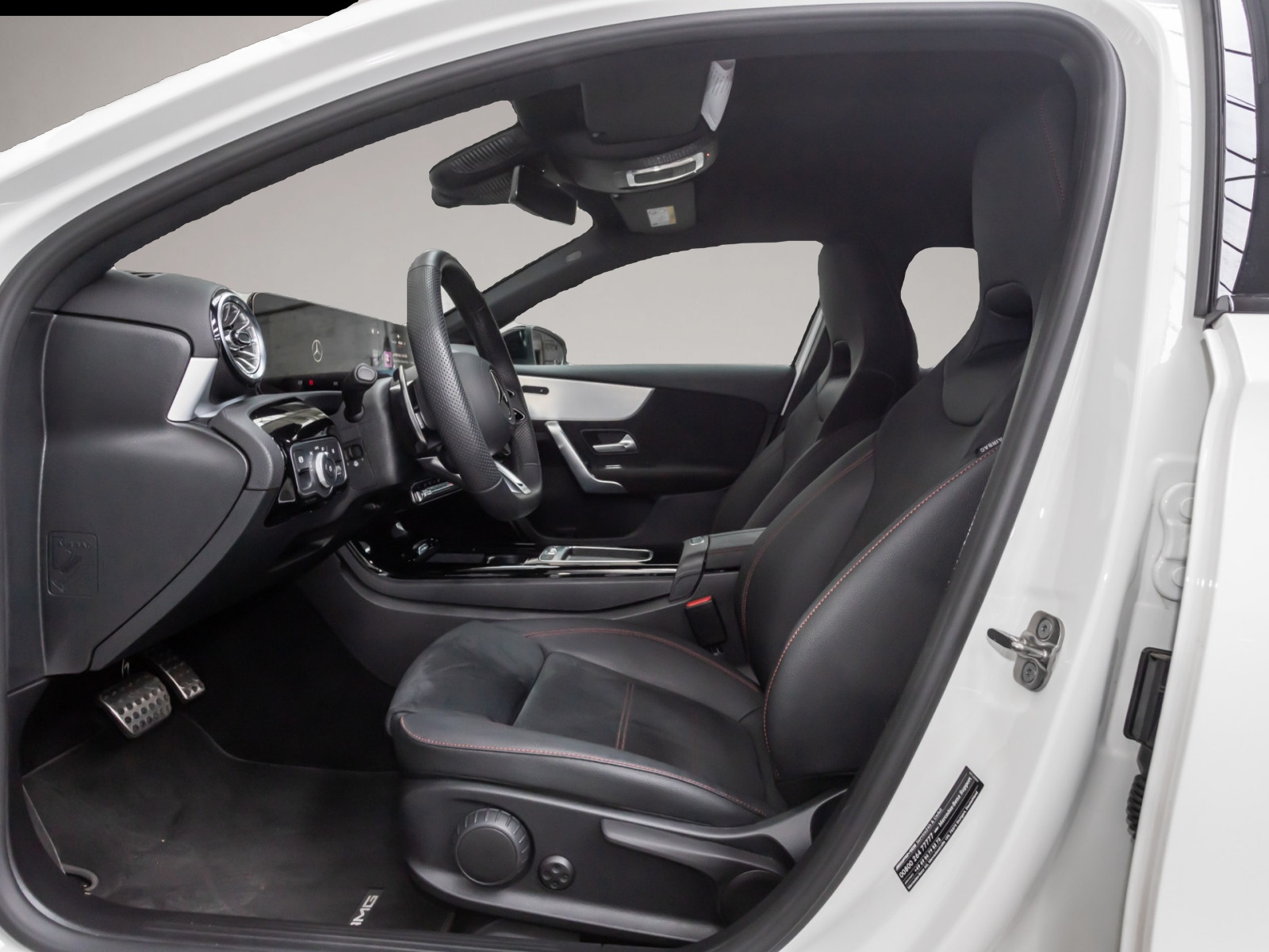 Mercedes-Benz A 35 AMG (08/2025, Benzin)