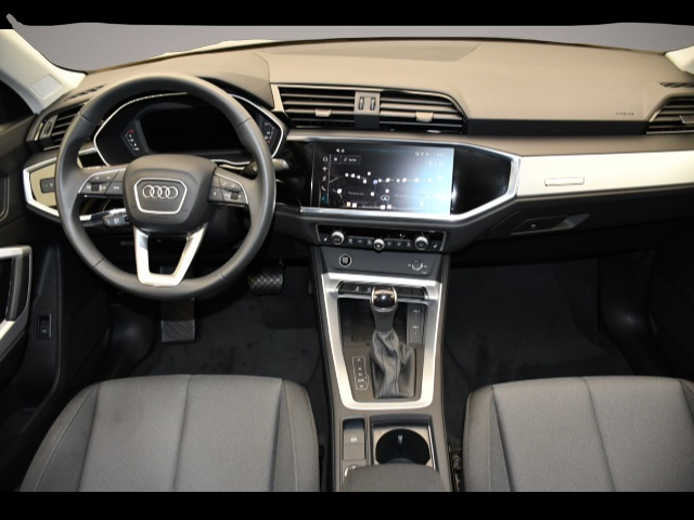 Audi Q3 (09/2025, Benzin)