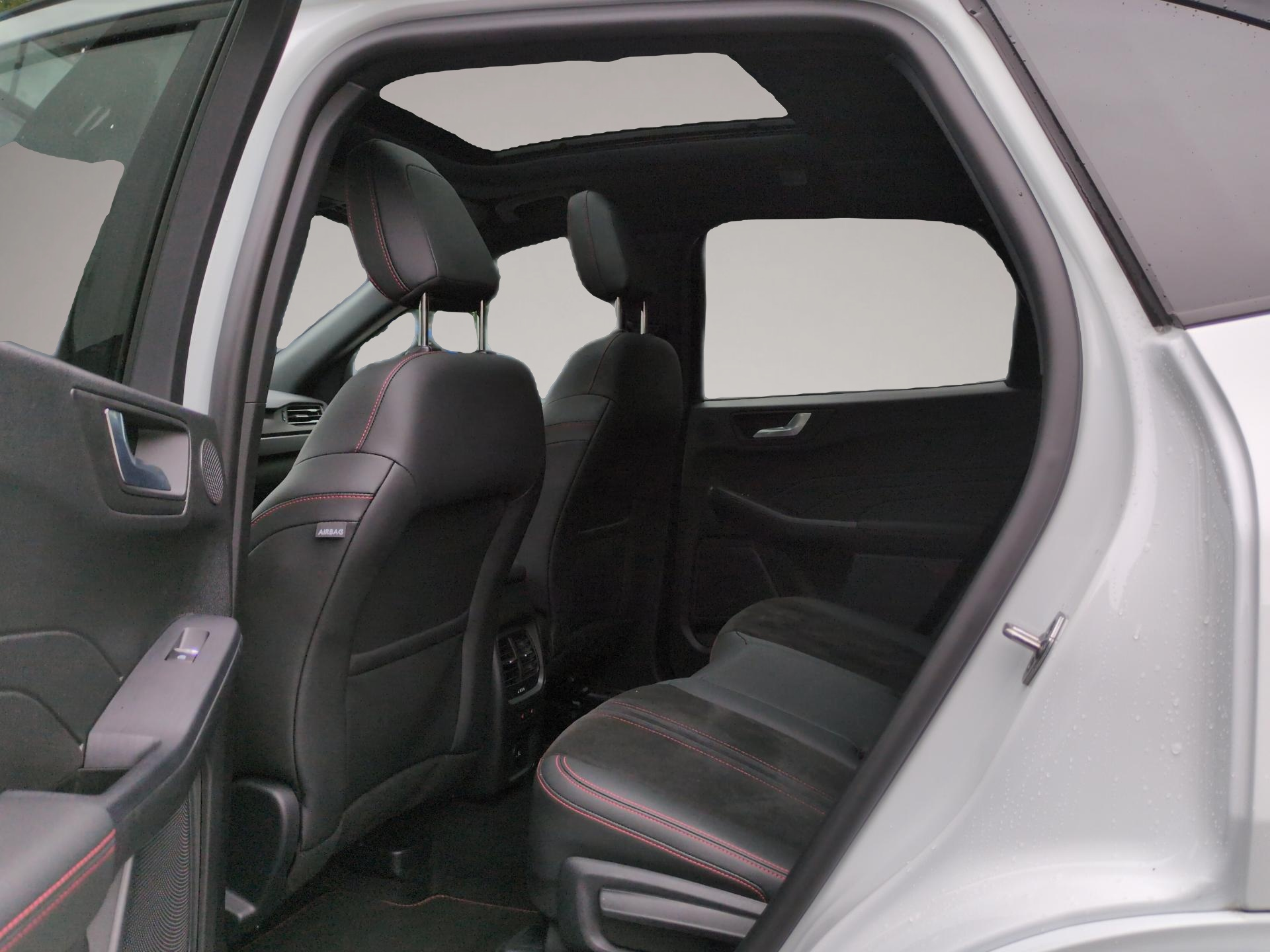 Ford Kuga (10/2024, Benzin)