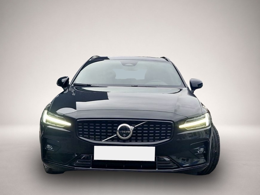Volvo V60 (06/2025, Benzin)