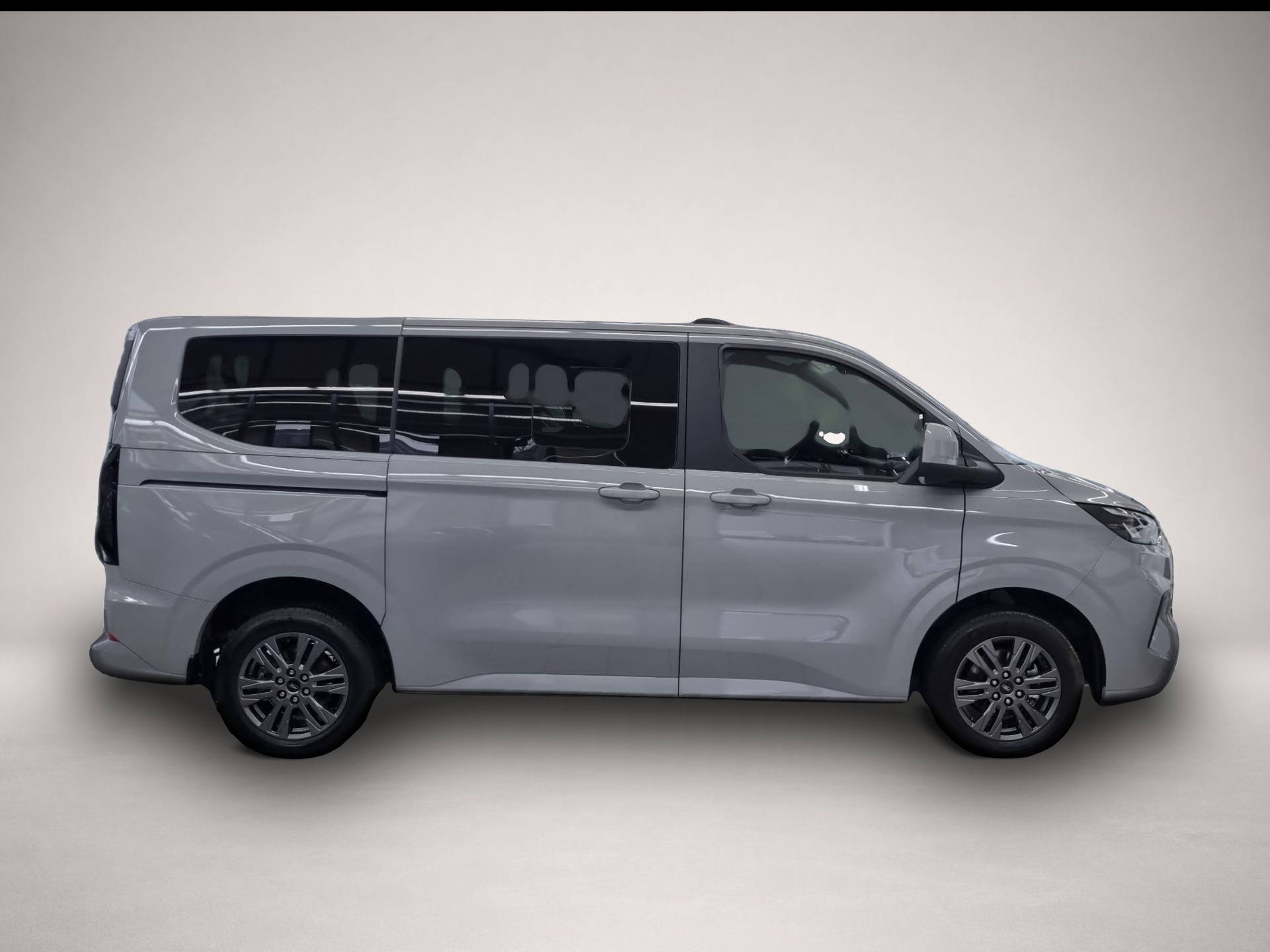 Ford Tourneo Custom (01/2026, Diesel)