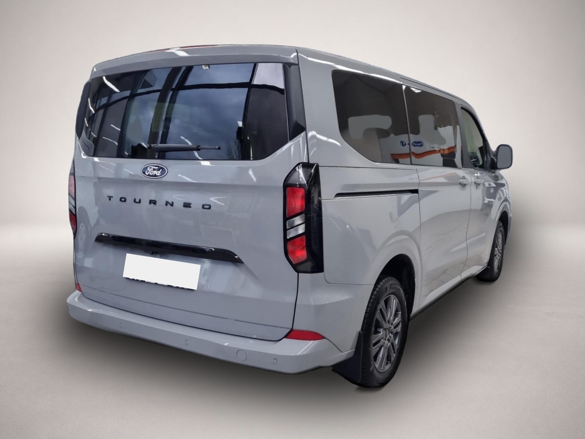 Ford Tourneo Custom (01/2026, Diesel)