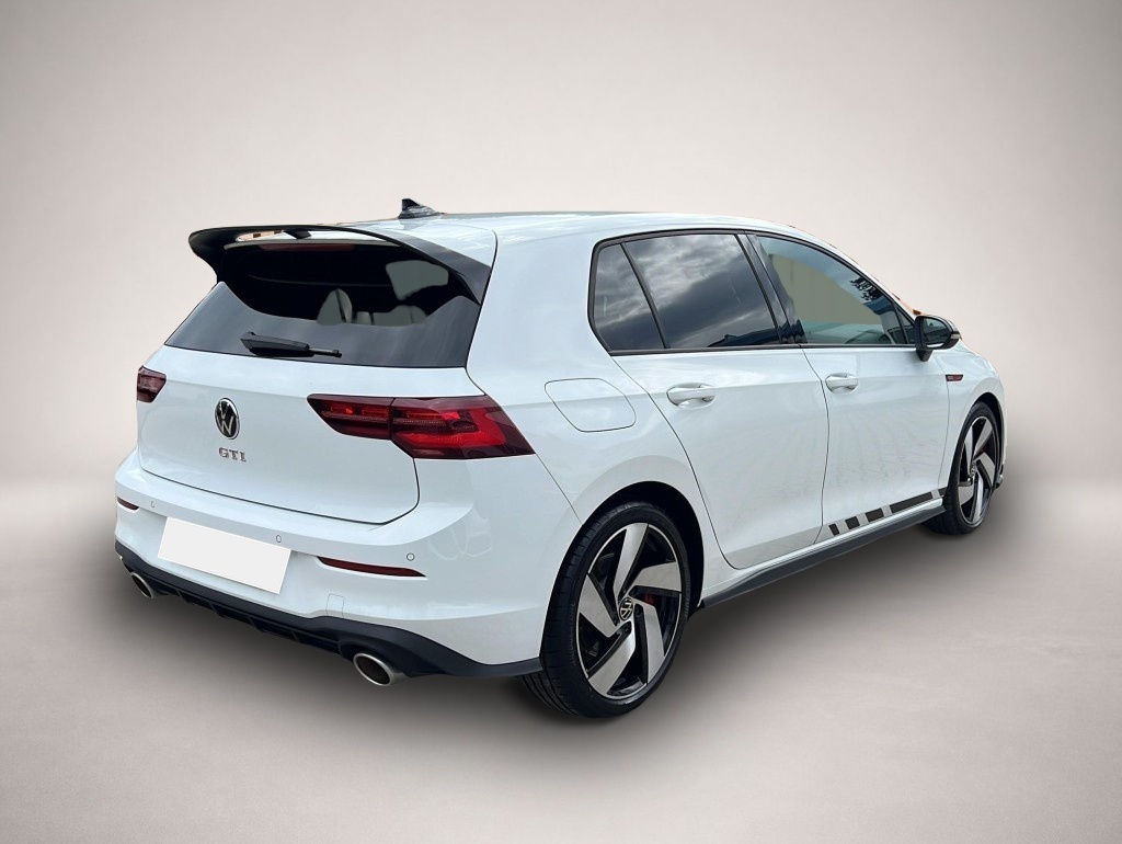 Volkswagen Golf (02/2024, Benzin)