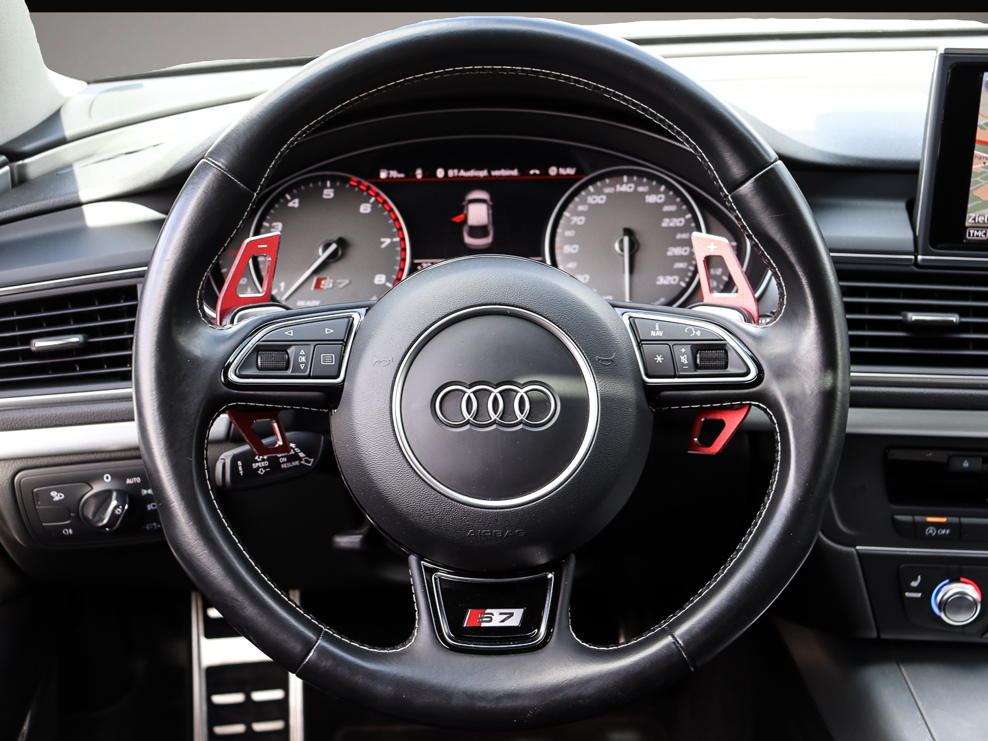 Audi quattro (04/2017, Benzin)