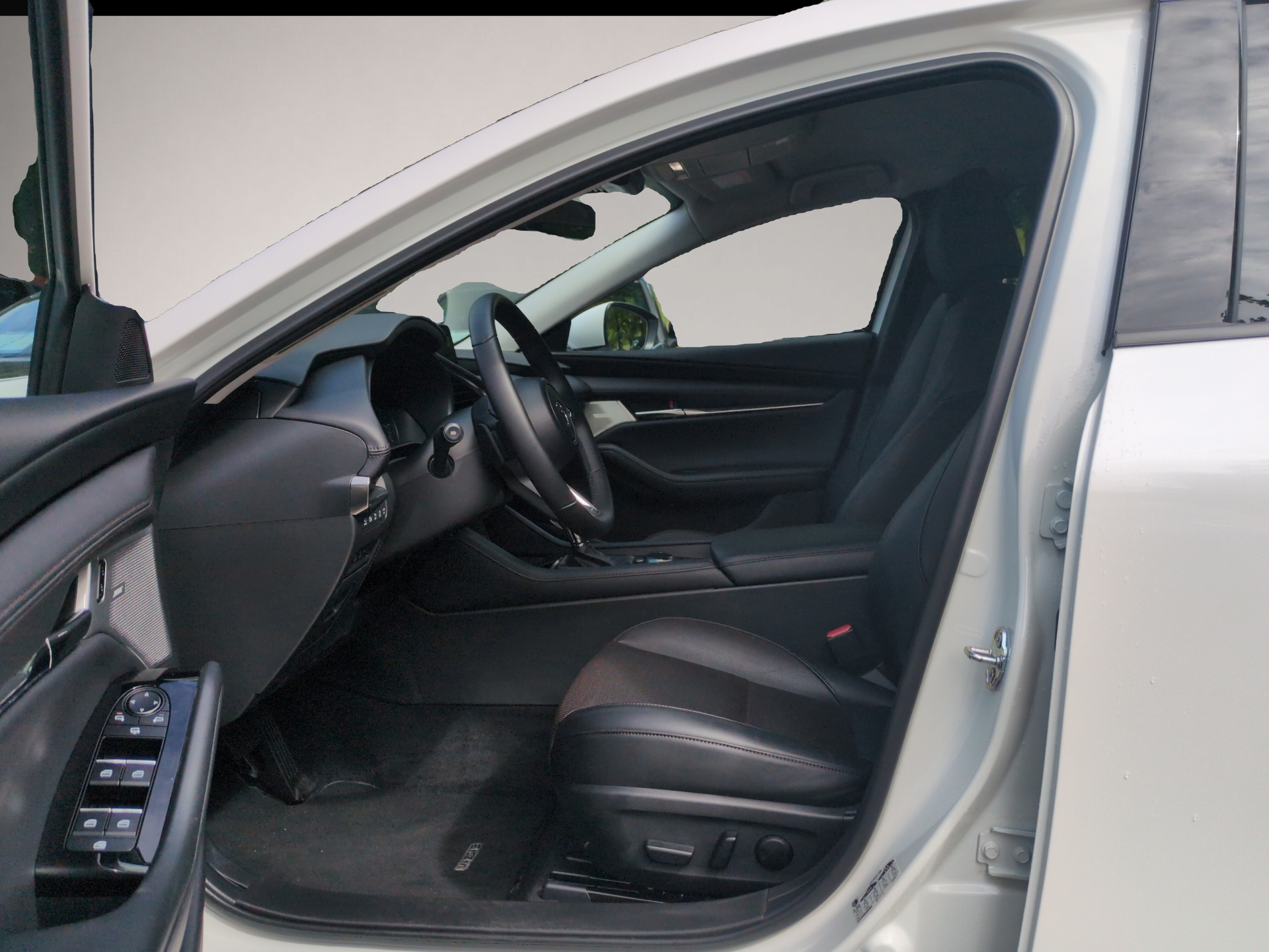 Mazda 3 (09/2025, Benzin)