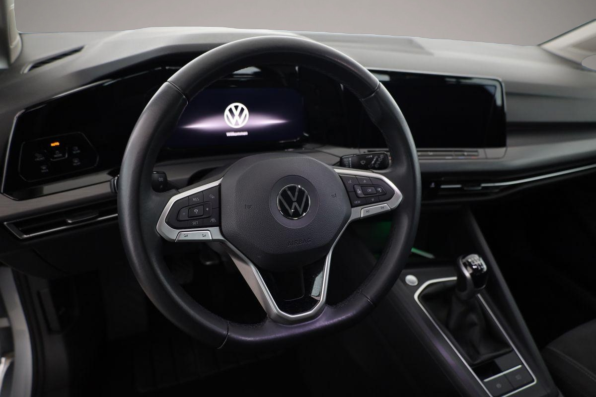 Volkswagen Golf (06/2022, Benzin)