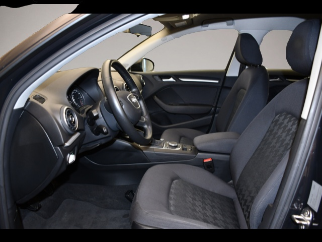 Audi A3 (03/2016, )