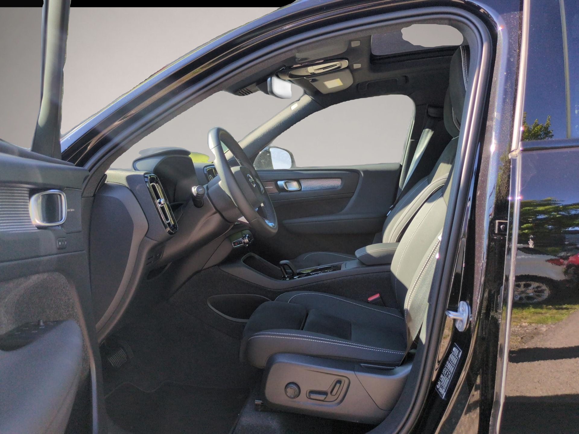 Volvo XC40 (10/2025, Benzin)