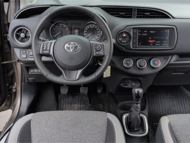 Toyota Yaris (07/2020, Benzin)