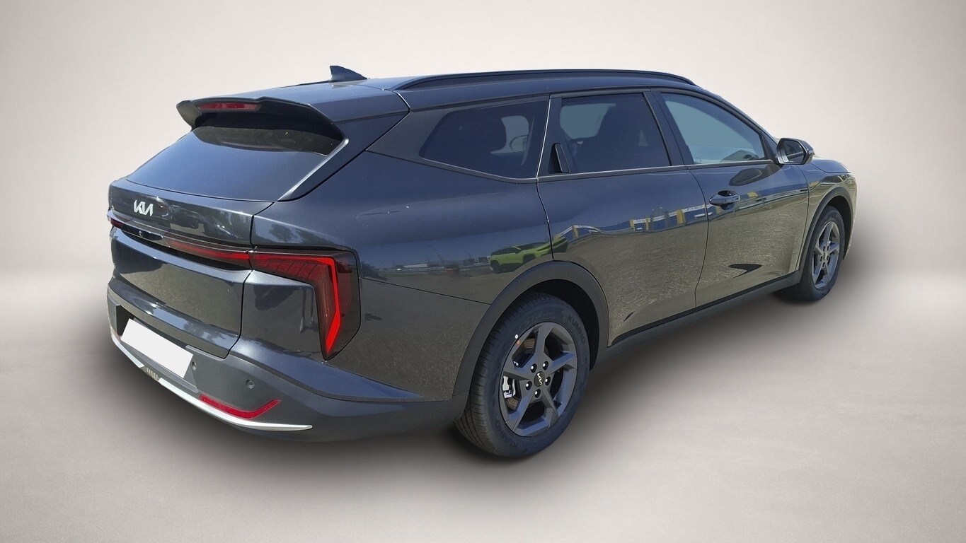 Kia K4, image 3 of 7