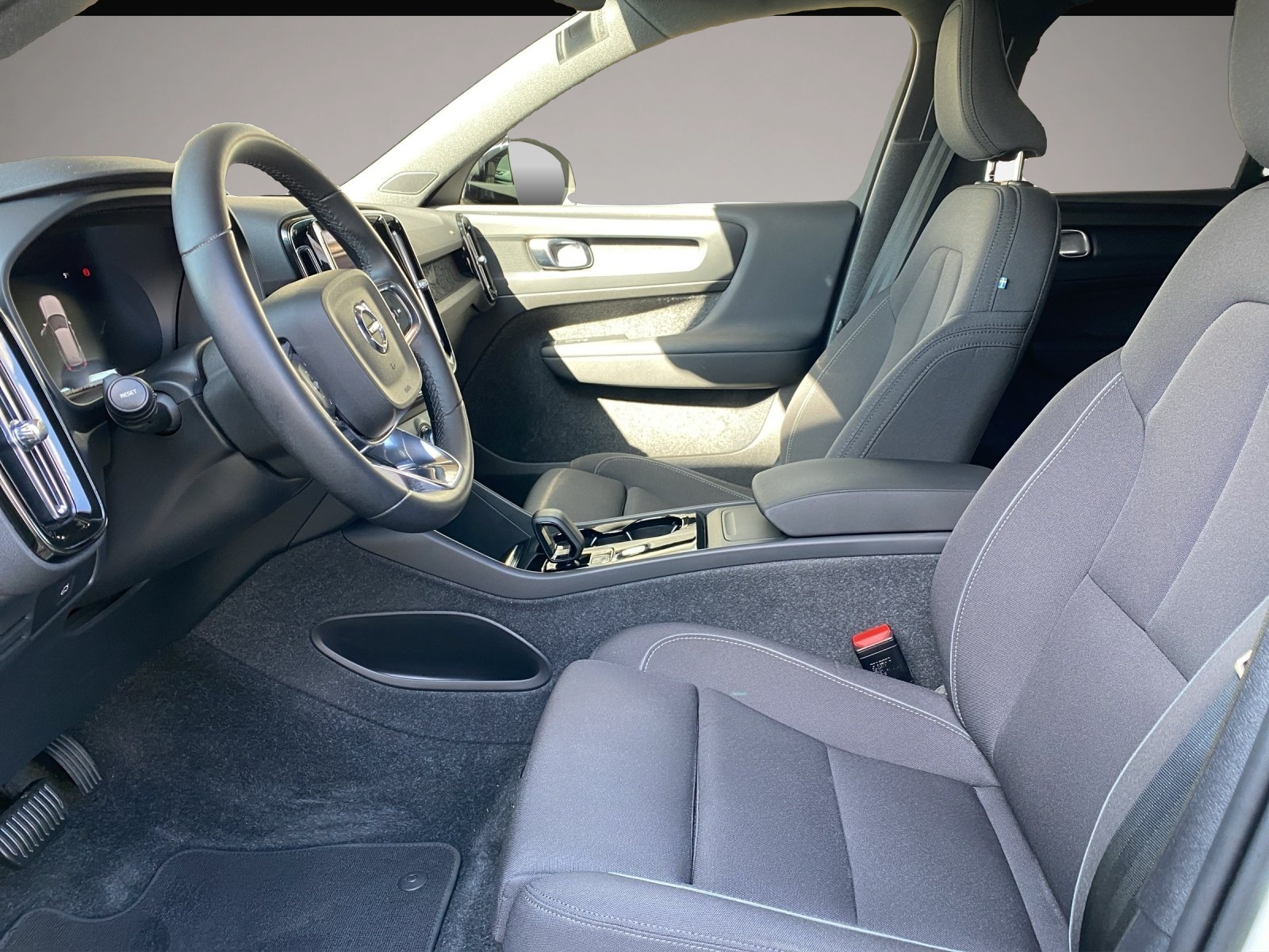 Volvo XC40 (03/2023, ELECTRIC)