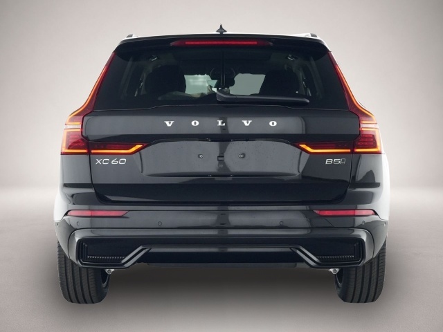 Volvo XC60 (07/2025, Benzin)