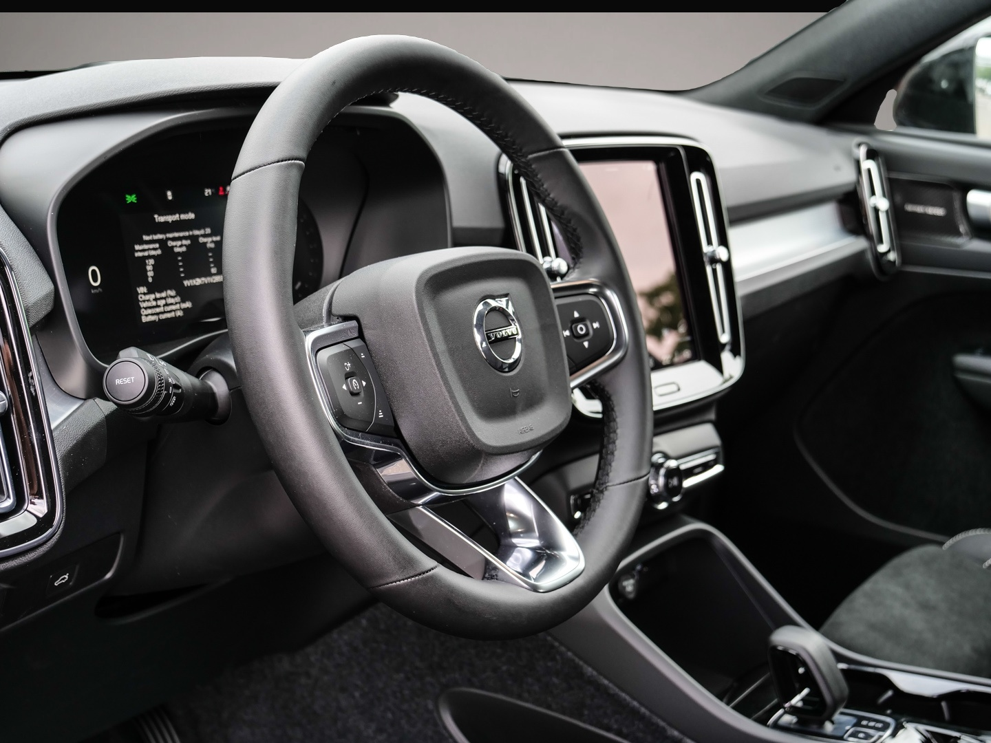 Volvo XC40 (05/2026, Benzin)