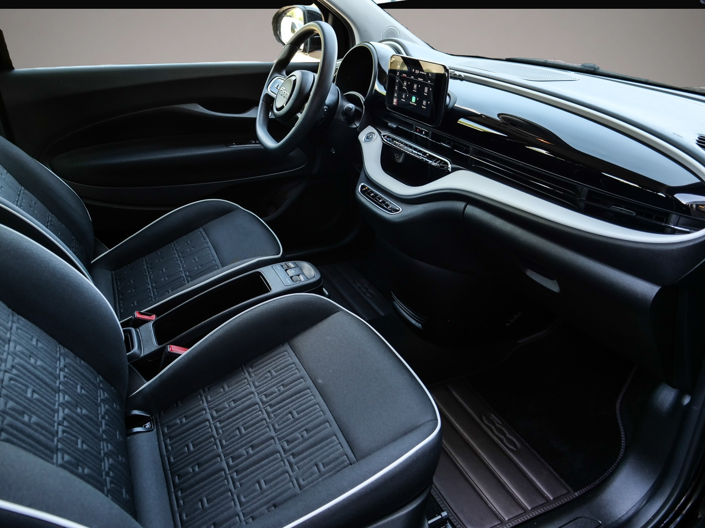 Fiat 500e (02/2023, ELECTRIC)