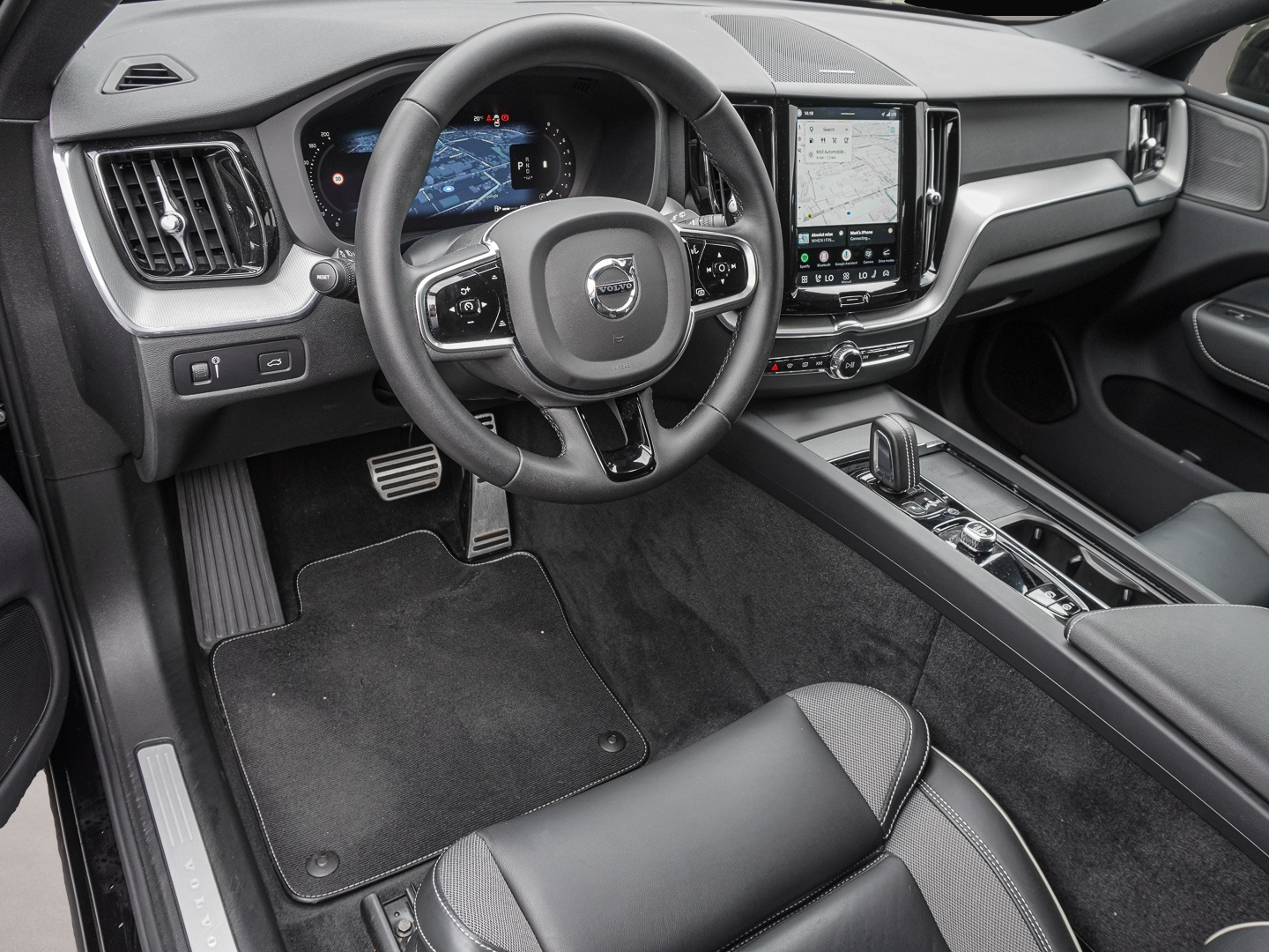 Volvo XC60 (06/2023, Benzin)