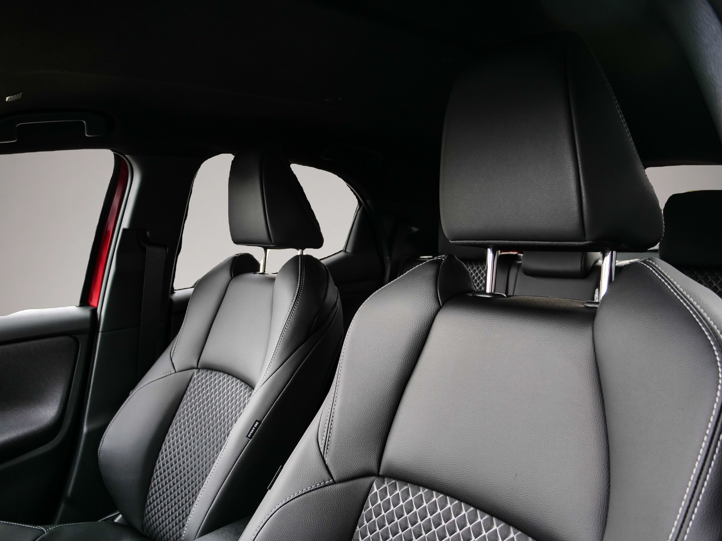 Mazda 2 Hybrid, image 5 of 6