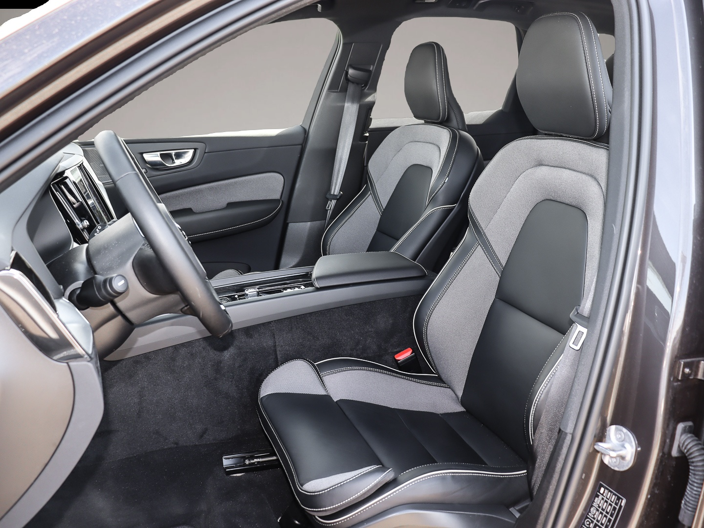 Volvo XC60 (02/2024, Hybrid (Benzin/Elektro))