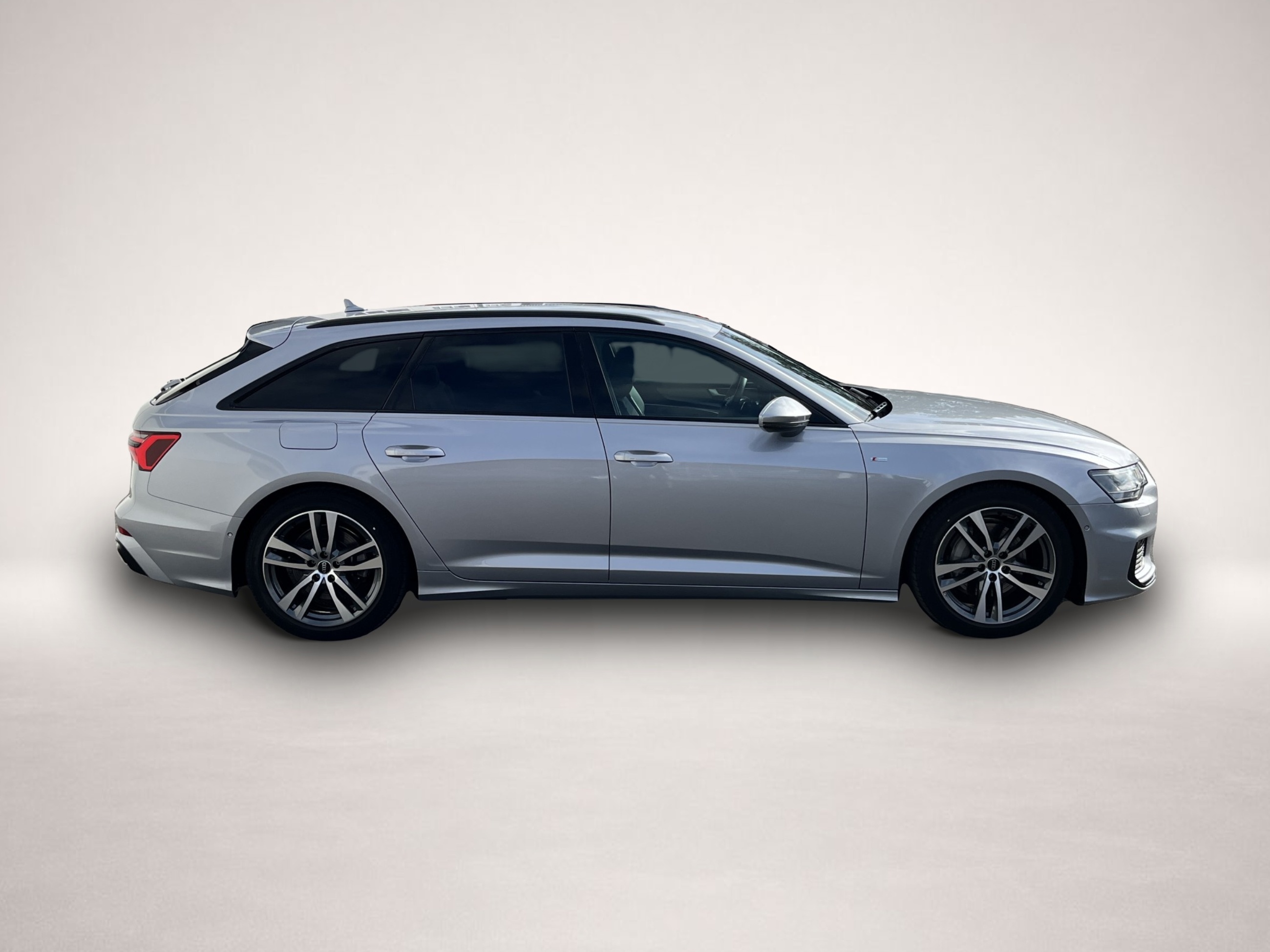 Audi A6 (02/2023, Benzin)
