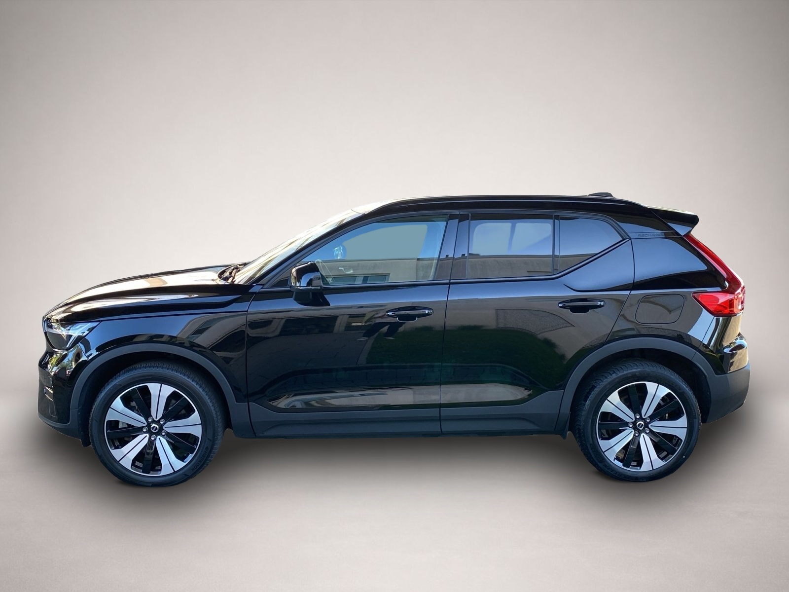 Volvo XC40 (07/2023, ELECTRIC)