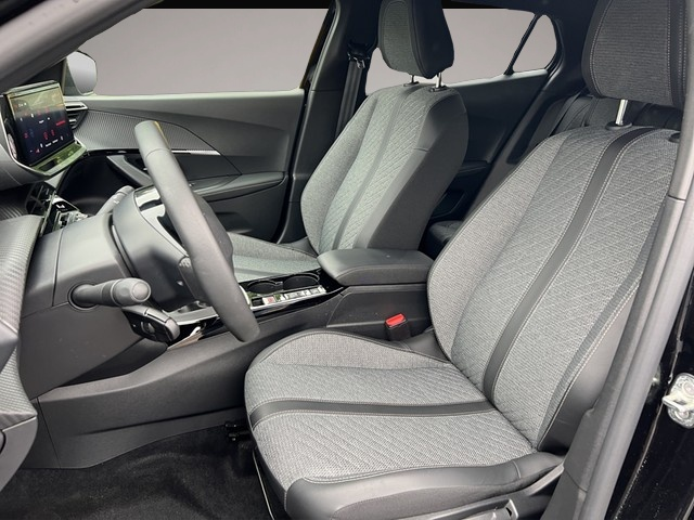 Peugeot 2008 (03/2024, Benzin)