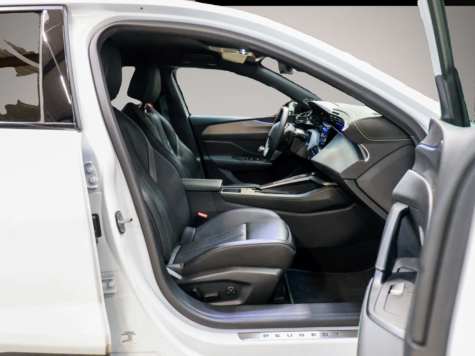 Peugeot 408 (01/2024, Benzin)