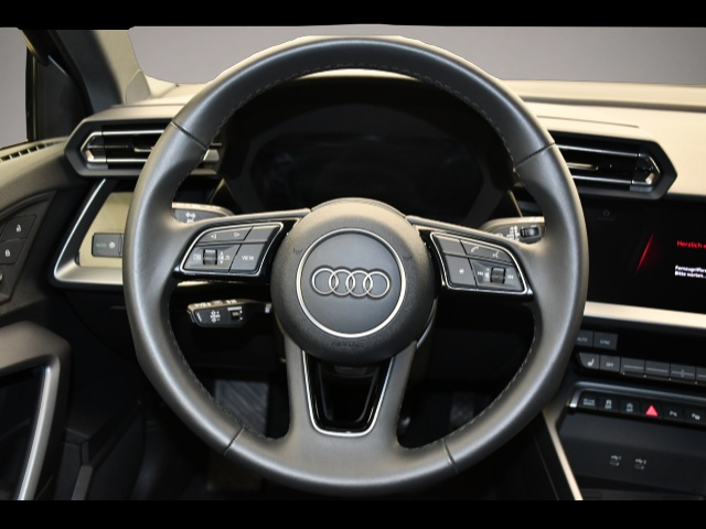 Audi A3 (01/2025, Benzin)